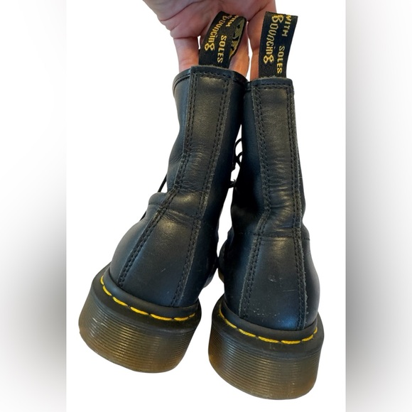 Dr. Martens 1460 Black leather 8 Eye Combat Boots AirWair Size 7 - Picture 10 of 16